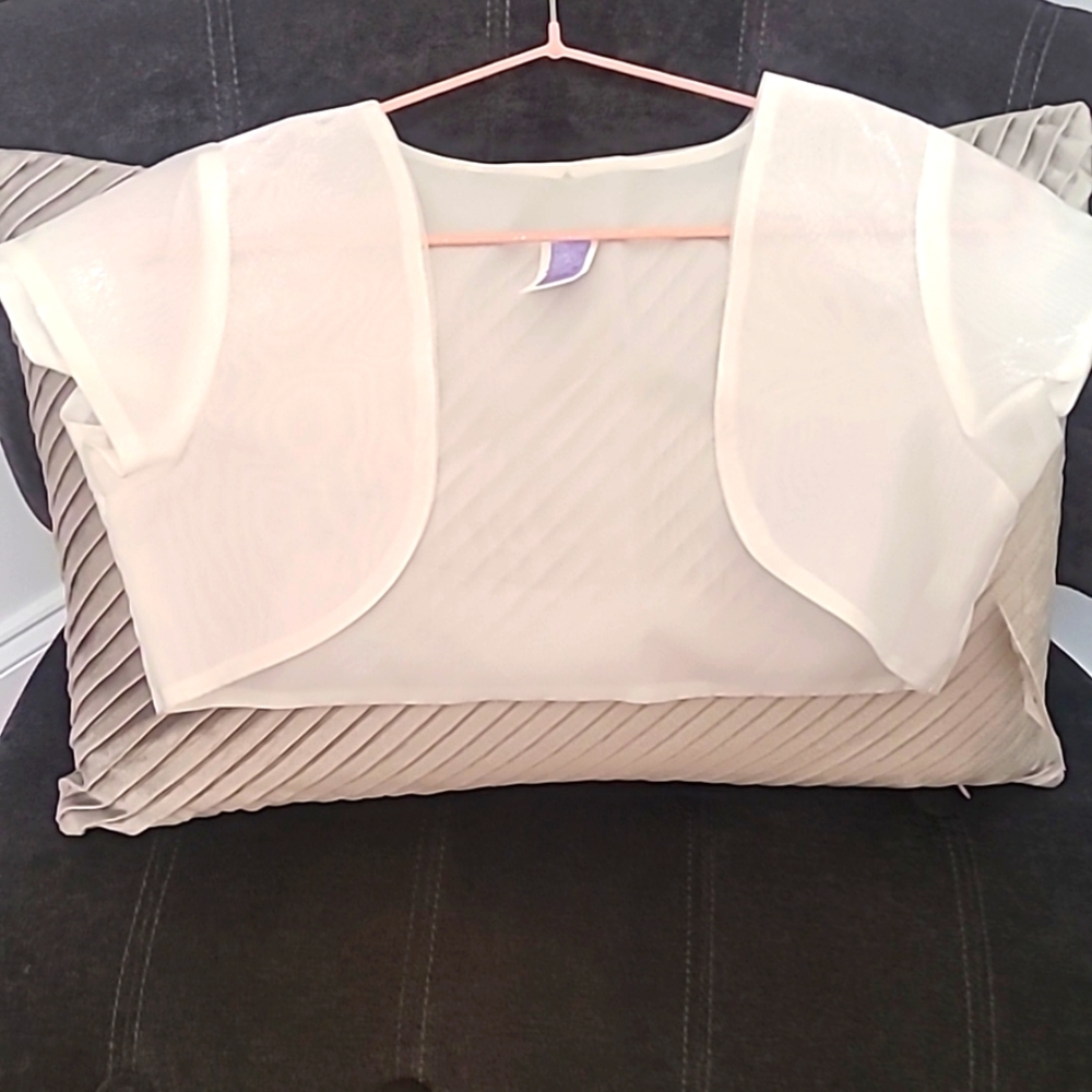 Lily Kids formal shrug